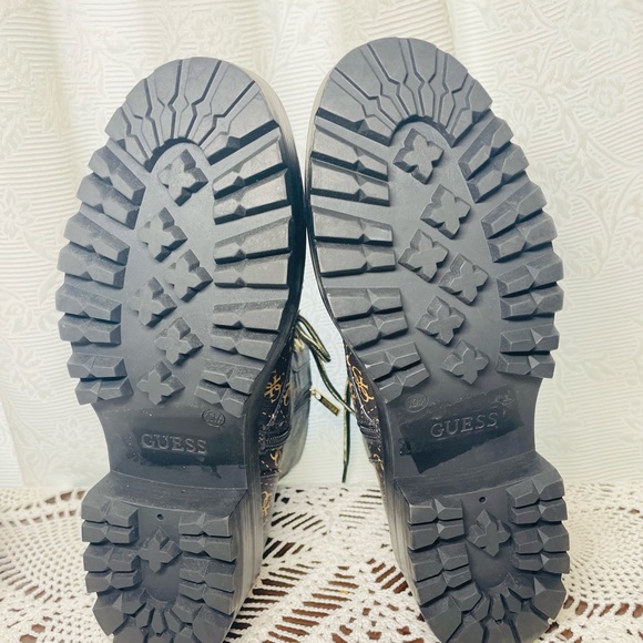 NEW Guess Women's Ankle Boots Fearne Logo Lug Sole Color Brown Zipper Size 10 M. - Picture 11 of 17